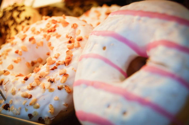 patisserie-VALLAURIS-min_donuts_sweets_pastries_pastry_shop_cake_cakes_bakery_eating-987656